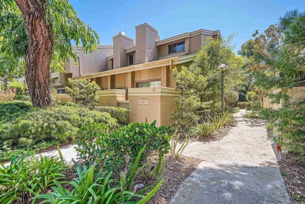 Photo of 3253 Caminito Eastbluff #28, La Jolla, CA 92037 (MLS # NDP2511270)