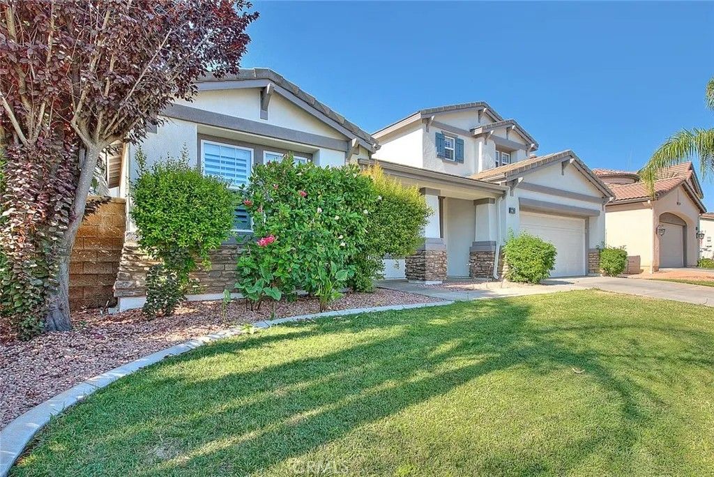 Photo of 27368 Pumpkin Street, Murrieta, CA 92562 (MLS # SW25153446)