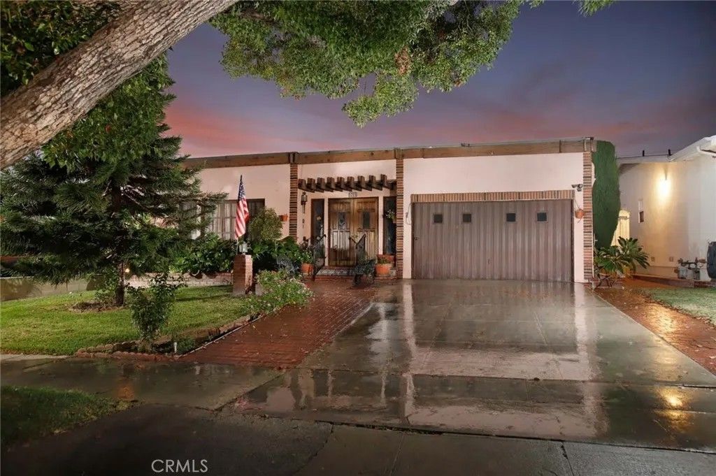 Photo of 1221 Idlewood Rd, Glendale, CA 91202 (MLS # GD25259187)