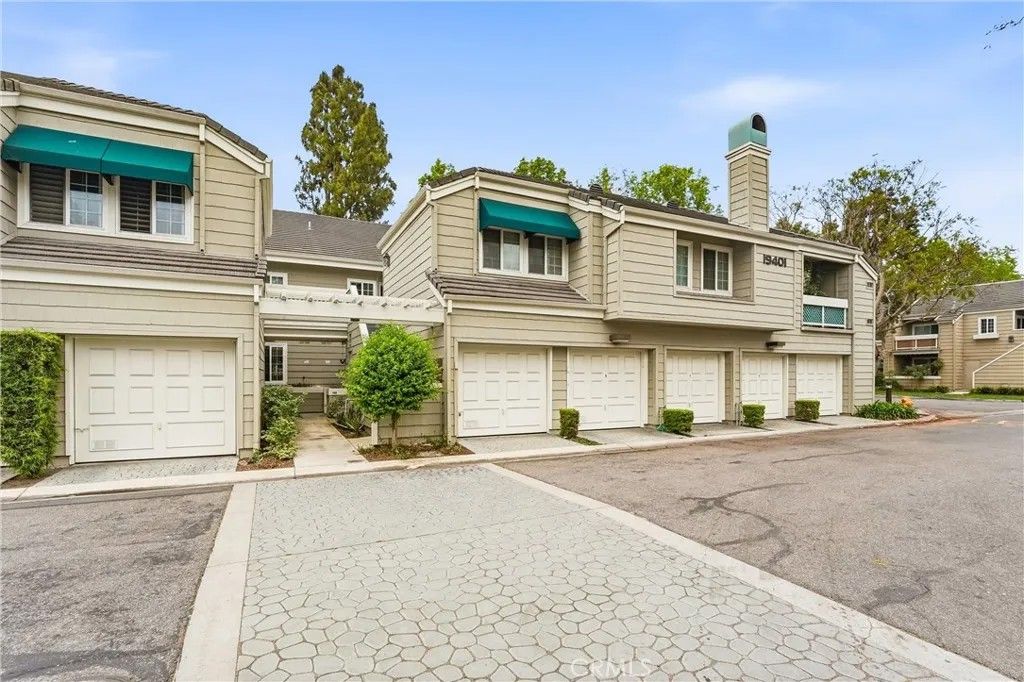 Photo of 19401 Sunray Lane #204, Huntington Beach, CA 92648 (MLS # OC26071771)