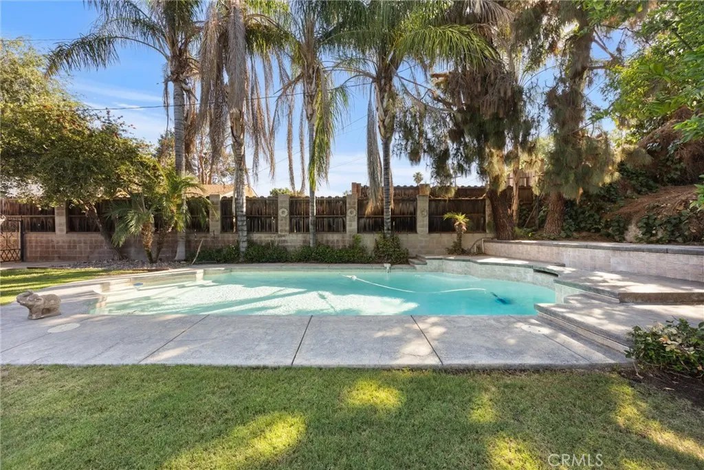 3825 Dalehurst Drive