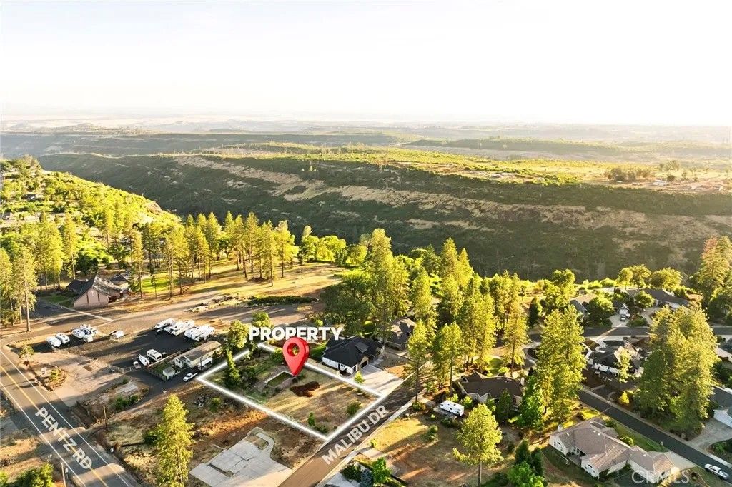 Photo of 4964 Malibu Dr, Paradise, CA 95969 (MLS # SN26006325)