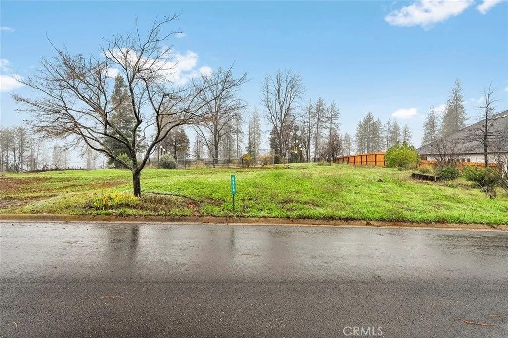 Photo of 4964 Malibu Dr, Paradise, CA 95969 (MLS # SN26006325)