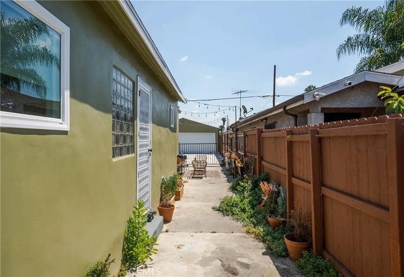 3432 Arlington