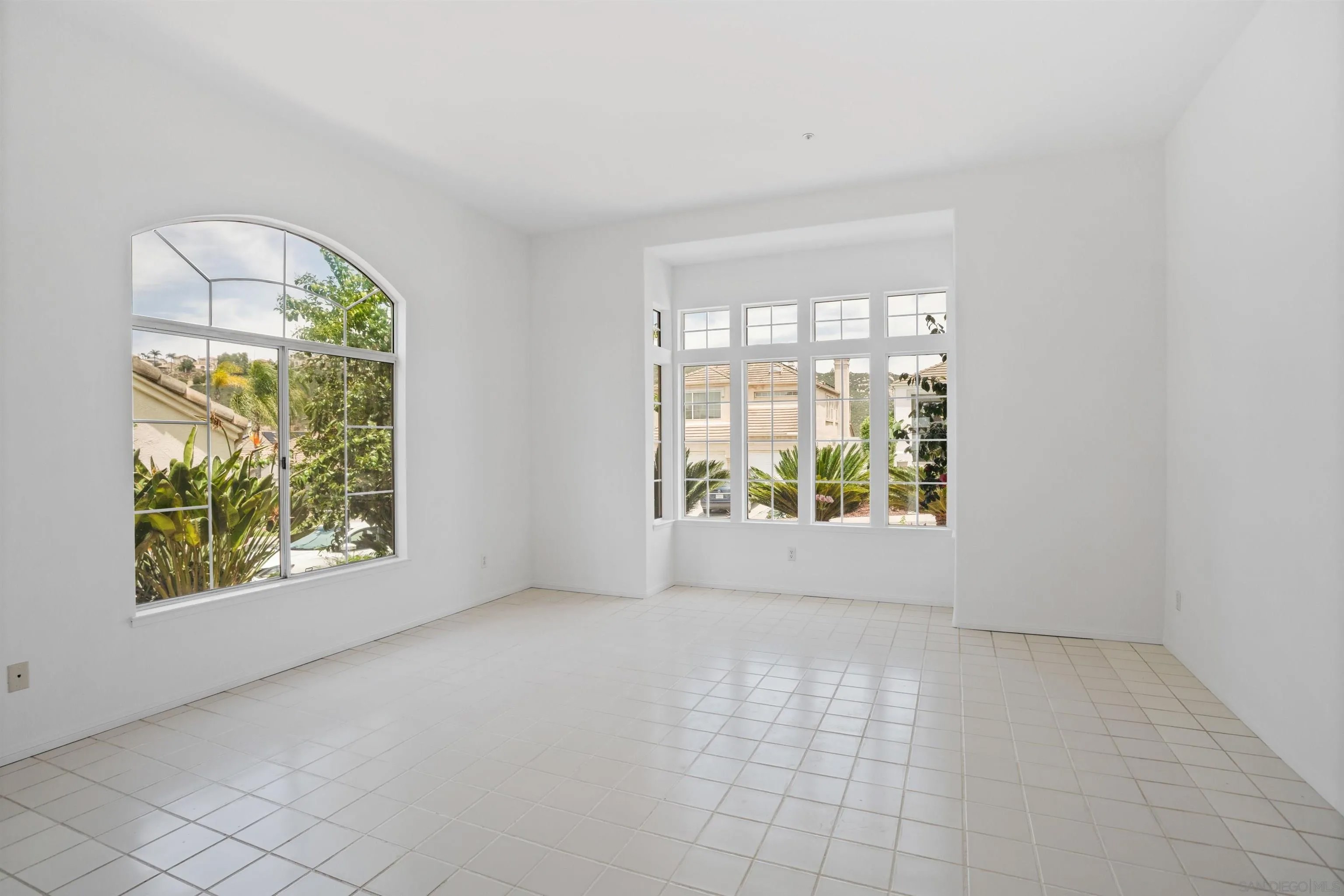 2133 View Crest Glen