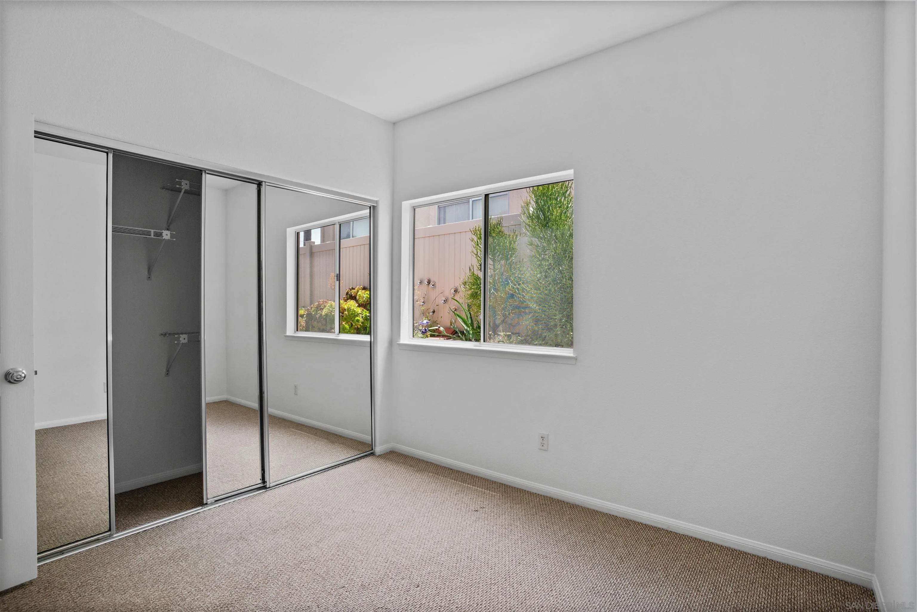 2133 View Crest Glen