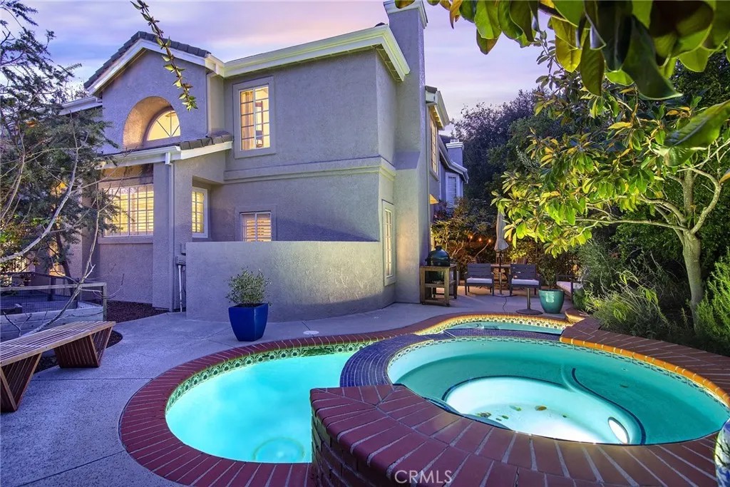 5535 Shadow Canyon