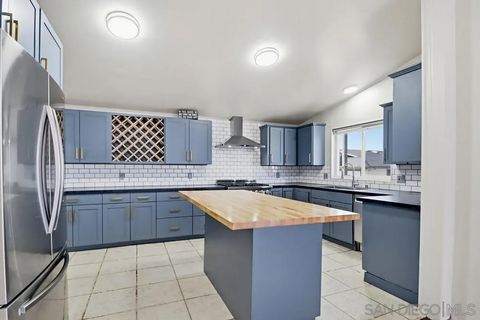 Photo of 611 Via Santa Paulo, Vista, CA 92081 (MLS # 260005910)