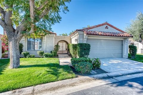 Photo of 48111 Calle Seranas, La Quinta, CA 92253 (MLS # NP25067872)