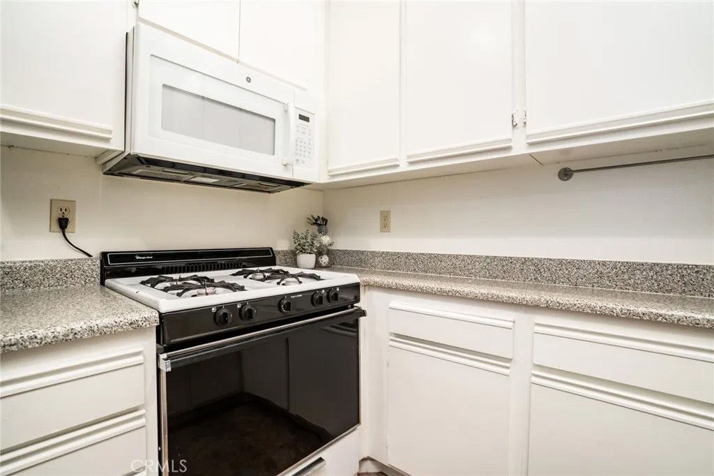 640 W 4th 315