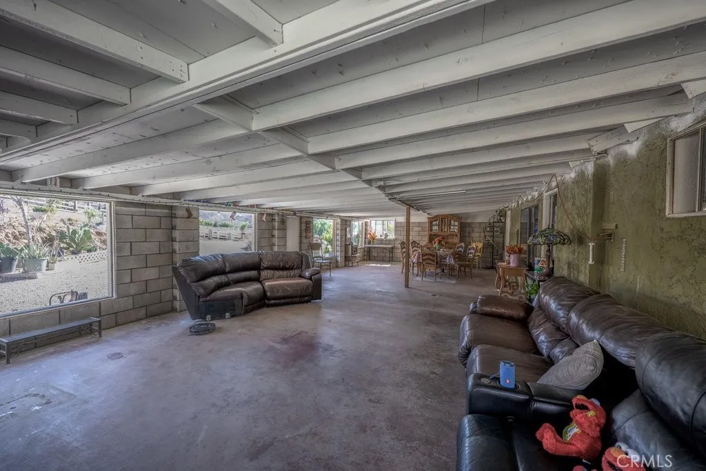9555 Hierba Road