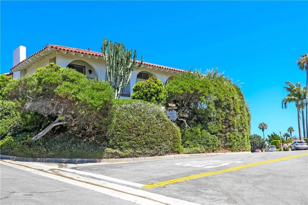Photo of 308 E Avenida Cordoba, San Clemente, CA 92672 (MLS # OC26094164)