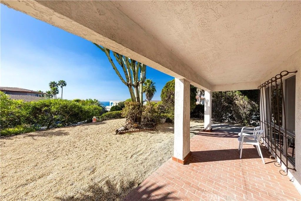 Photo of 308 E Avenida Cordoba, San Clemente, CA 92672 (MLS # OC26094164)