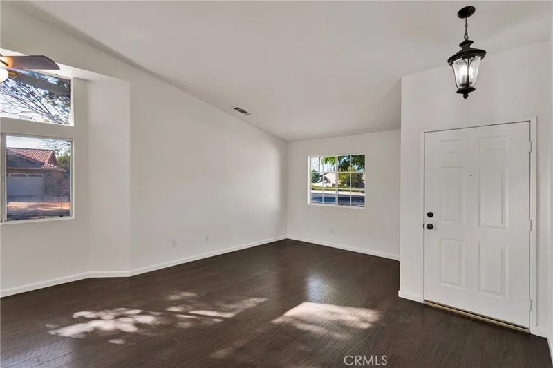 13759 Clear Valley