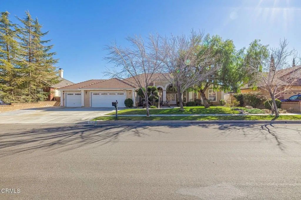 Photo of 39748 Golfers Drive, Palmdale, CA 93551 (MLS # V1-34215)