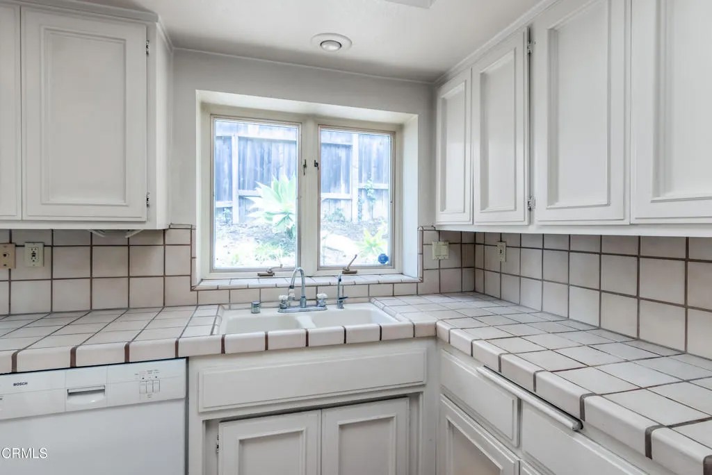 6 E Constance Avenue