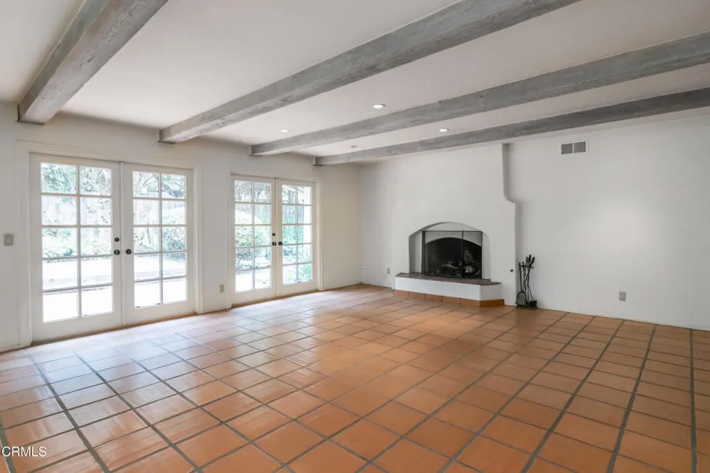 6 E Constance Avenue