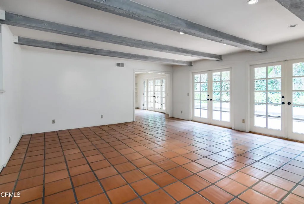 6 E Constance Avenue