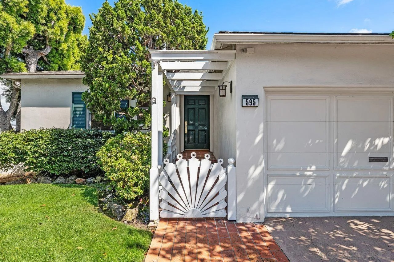 595 Rosecrans Street