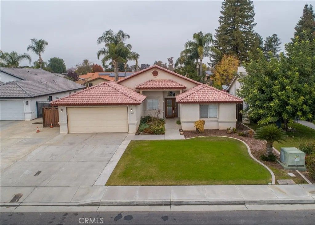 Photo of 5506 Seasons Dr, Bakersfield, CA 93313 (MLS # SR26000249)
