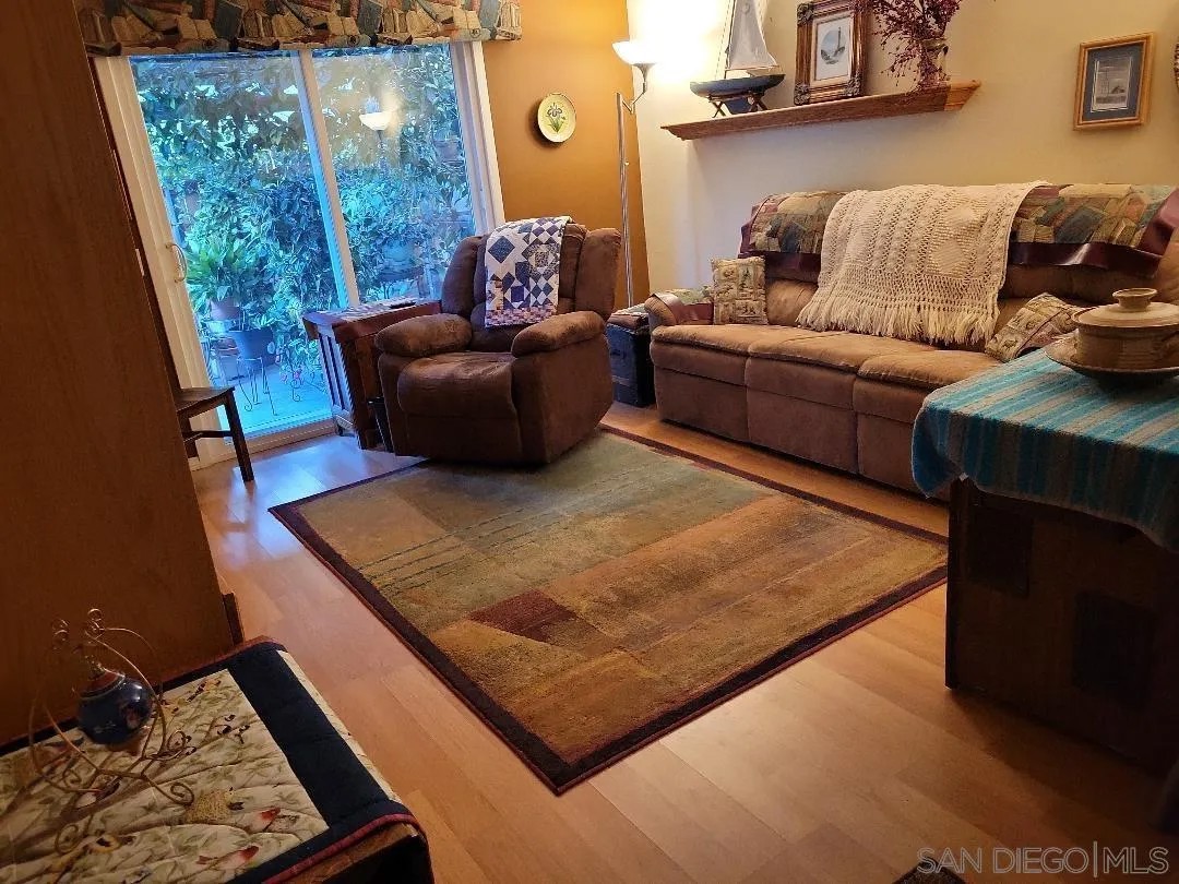 9881 S Aldergrove Ln