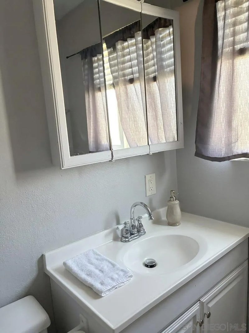 150 E Lakeshore 38