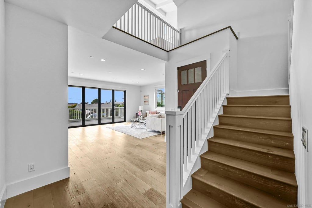 Photo of 7209 Fay Ave, La Jolla, CA 92037 (MLS # 260022431)