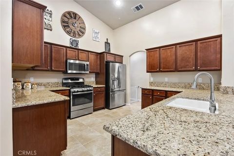 Tiny photo for 5712 Biddeford St, Bakersfield, CA 93313 (MLS # SR25270063)