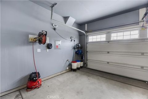 Tiny photo for 5712 Biddeford St, Bakersfield, CA 93313 (MLS # SR25270063)