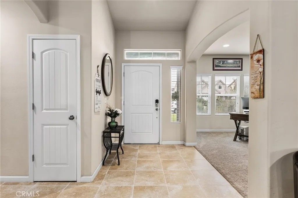 Photo of 5712 Biddeford St, Bakersfield, CA 93313 (MLS # SR25270063)