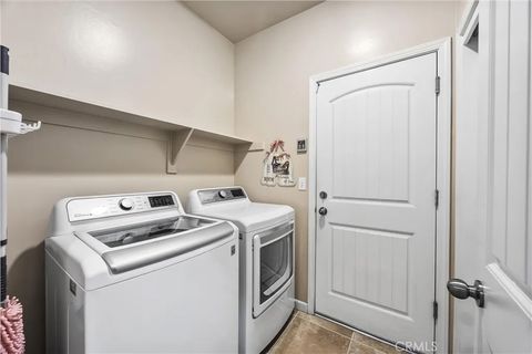 Tiny photo for 5712 Biddeford St, Bakersfield, CA 93313 (MLS # SR25270063)