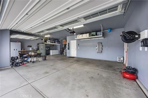 Tiny photo for 5712 Biddeford St, Bakersfield, CA 93313 (MLS # SR25270063)