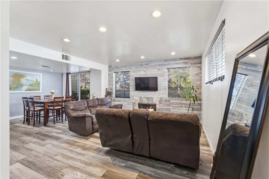 517 Orange Grove