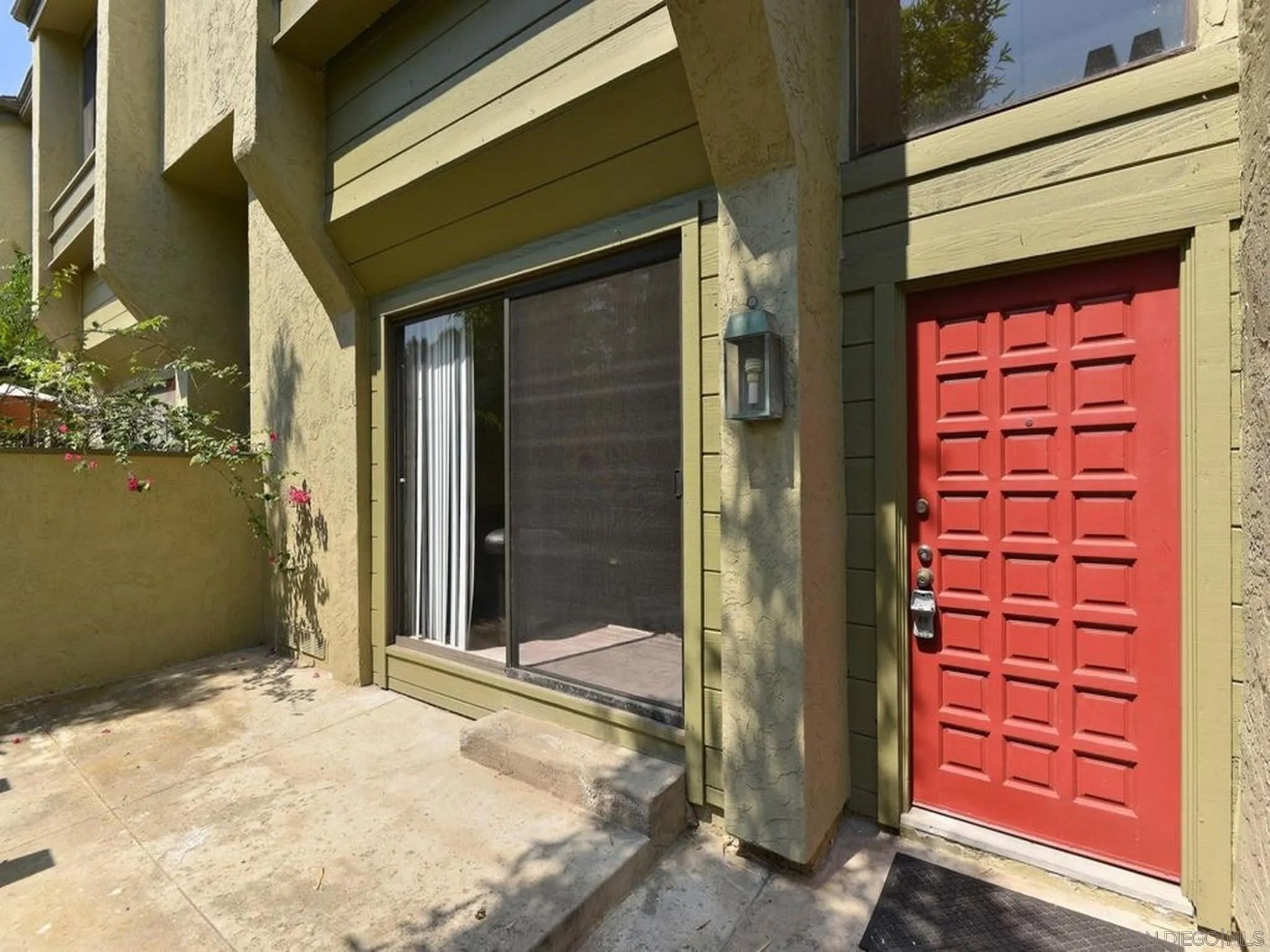 3211 Caminito Eastbluff #9