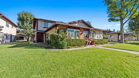 Tiny photo for 1149 W Calle De La Luna #1, Azusa, CA 91702 (MLS # CV25252575)