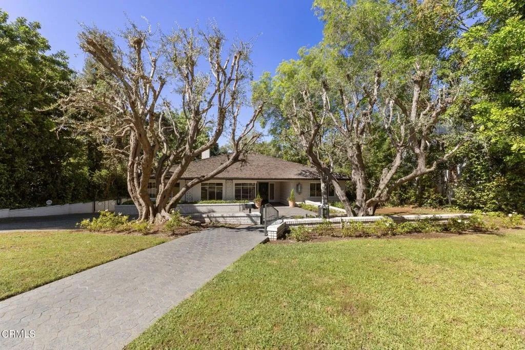 Photo of 5 Kewen Place, San Marino, CA 91108 (MLS # P1-26743)