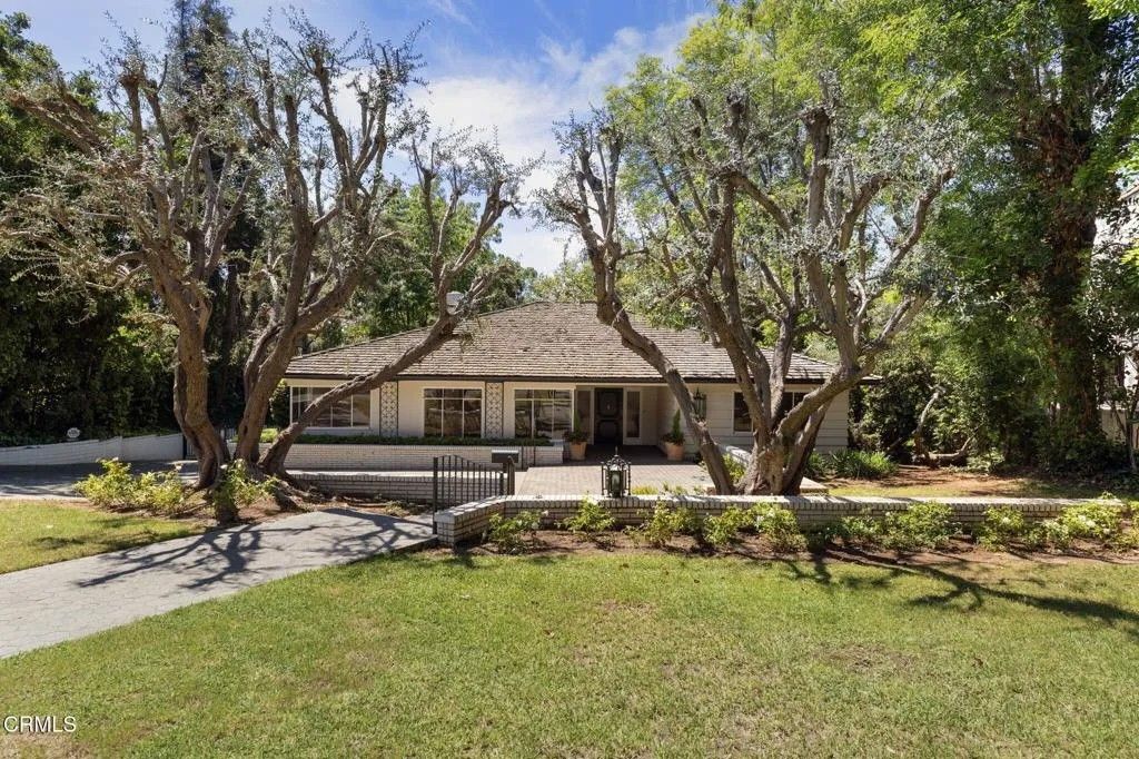 Photo of 5 Kewen Place, San Marino, CA 91108 (MLS # P1-26743)