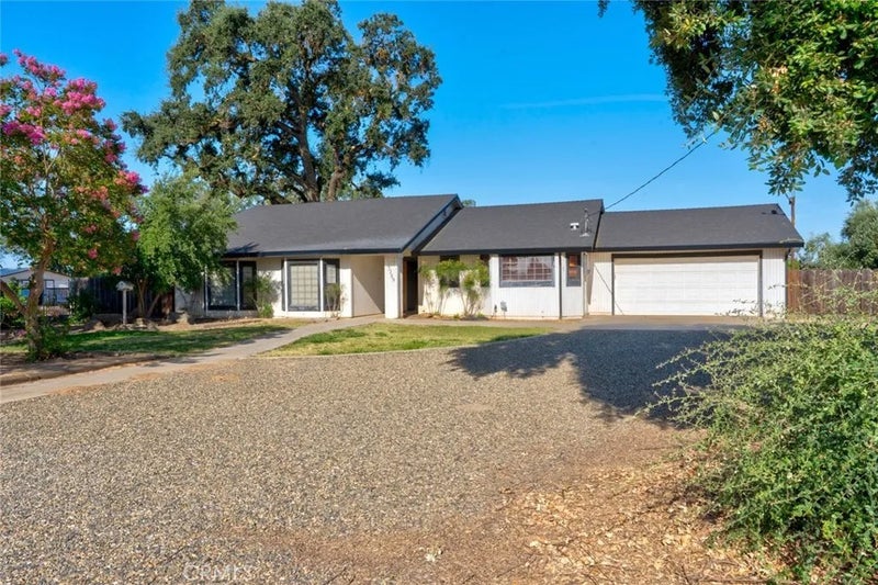 3289 Fresno