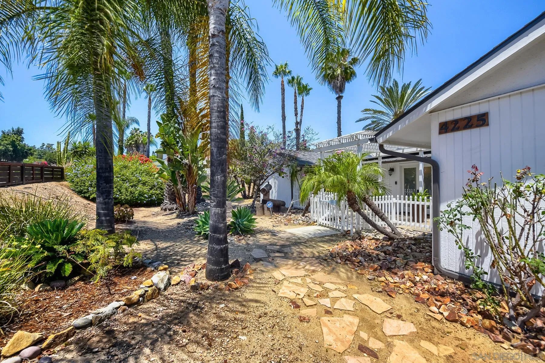 4225 AVOCADO BLVD