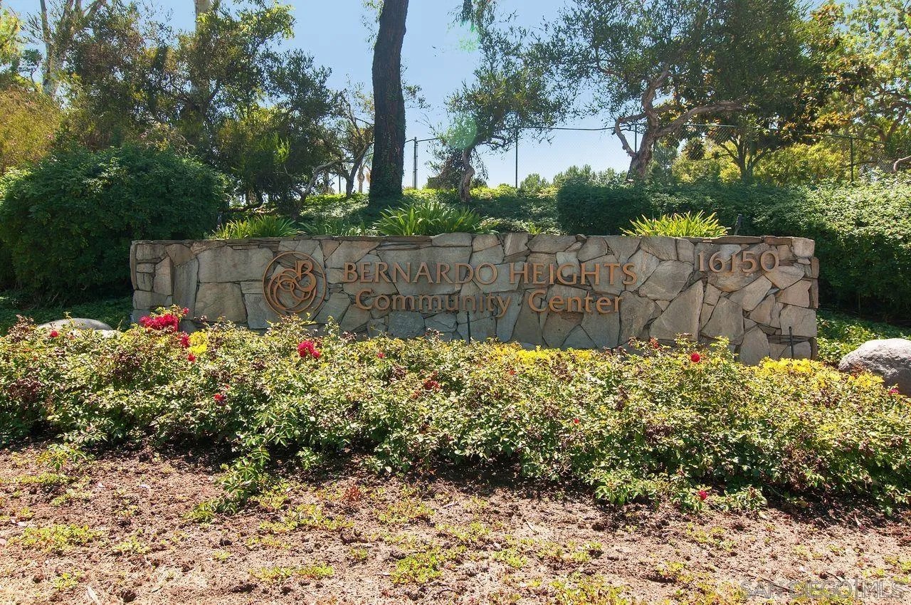 12047 Avenida Consentido