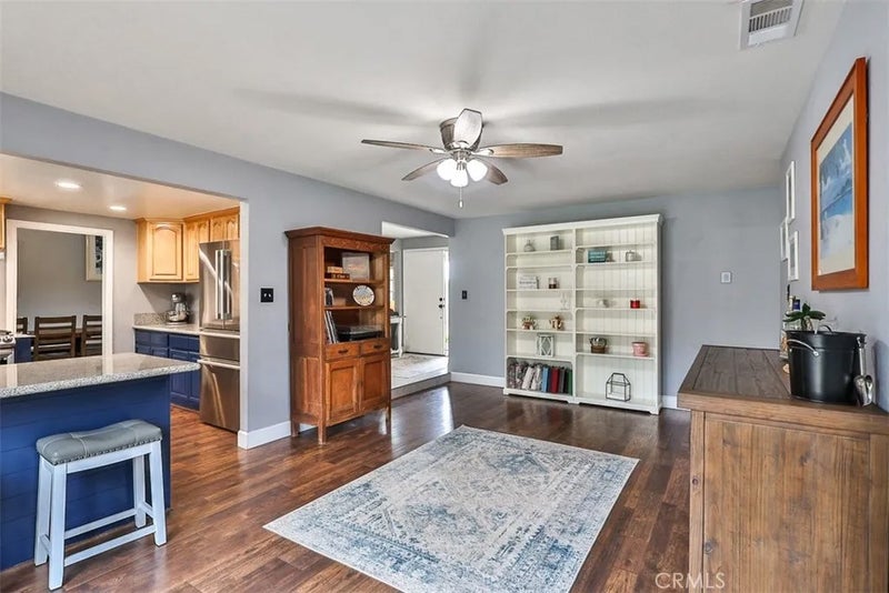 1421 E 15th