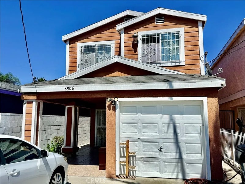 8906 Elm
