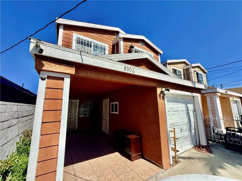 8906 Elm