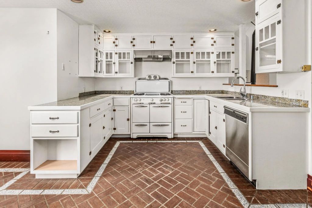 Photo of 544 S Juniper Street, Escondido, CA 92025 (MLS # 260009672)