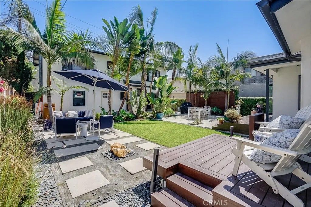 Photo of 122 Belmont Ave, Long Beach, CA 90803 (MLS # PW25281174)