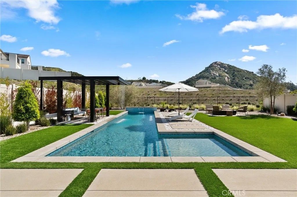 Photo of 333 Canter Court, Fallbrook, CA 92028 (MLS # OC26044460)