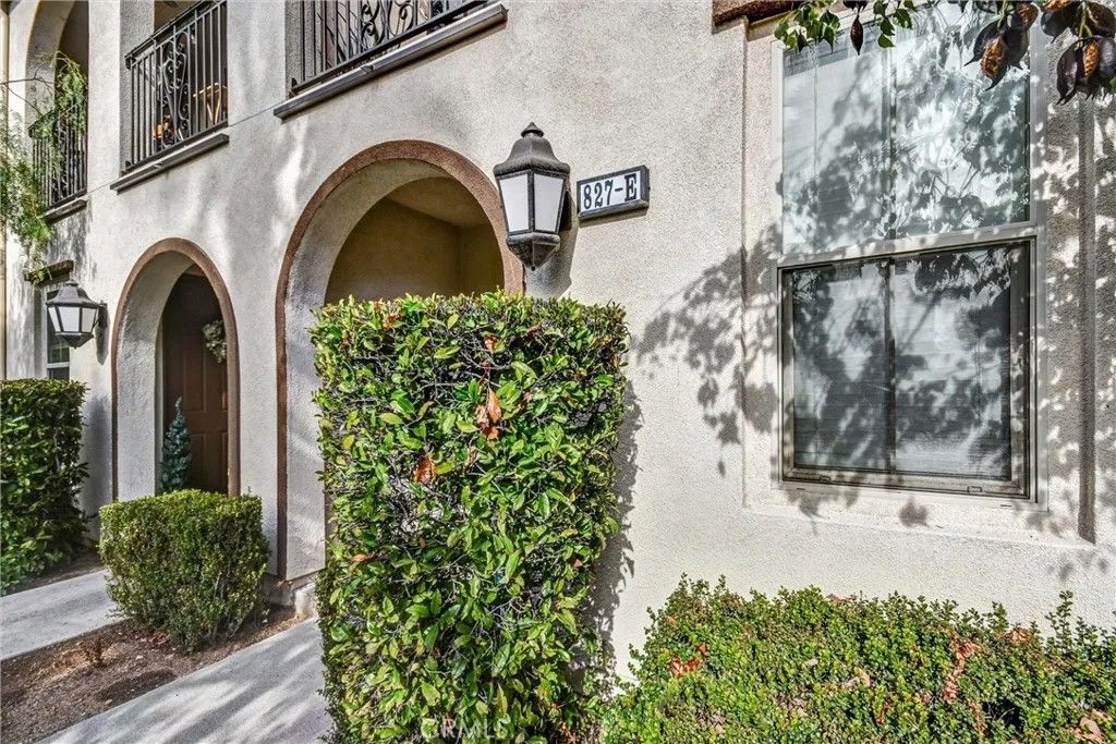 Photo of 827 E Promenade #E, Azusa, CA 91702 (MLS # WS25280247)