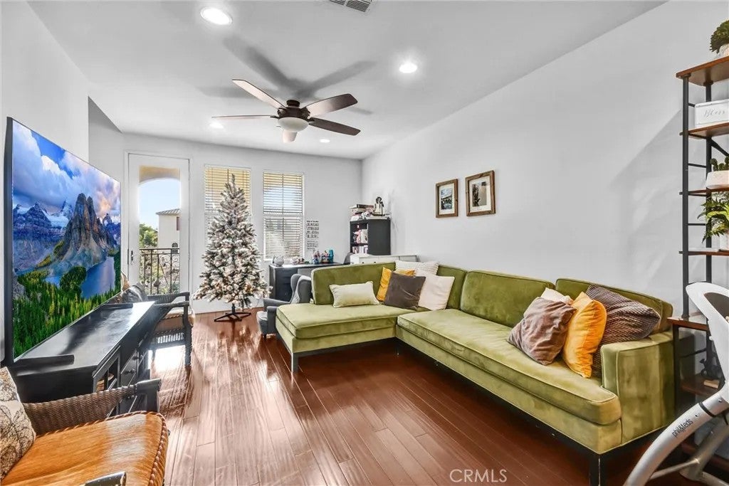827 E Promenade E