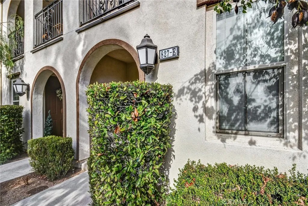827 E Promenade E