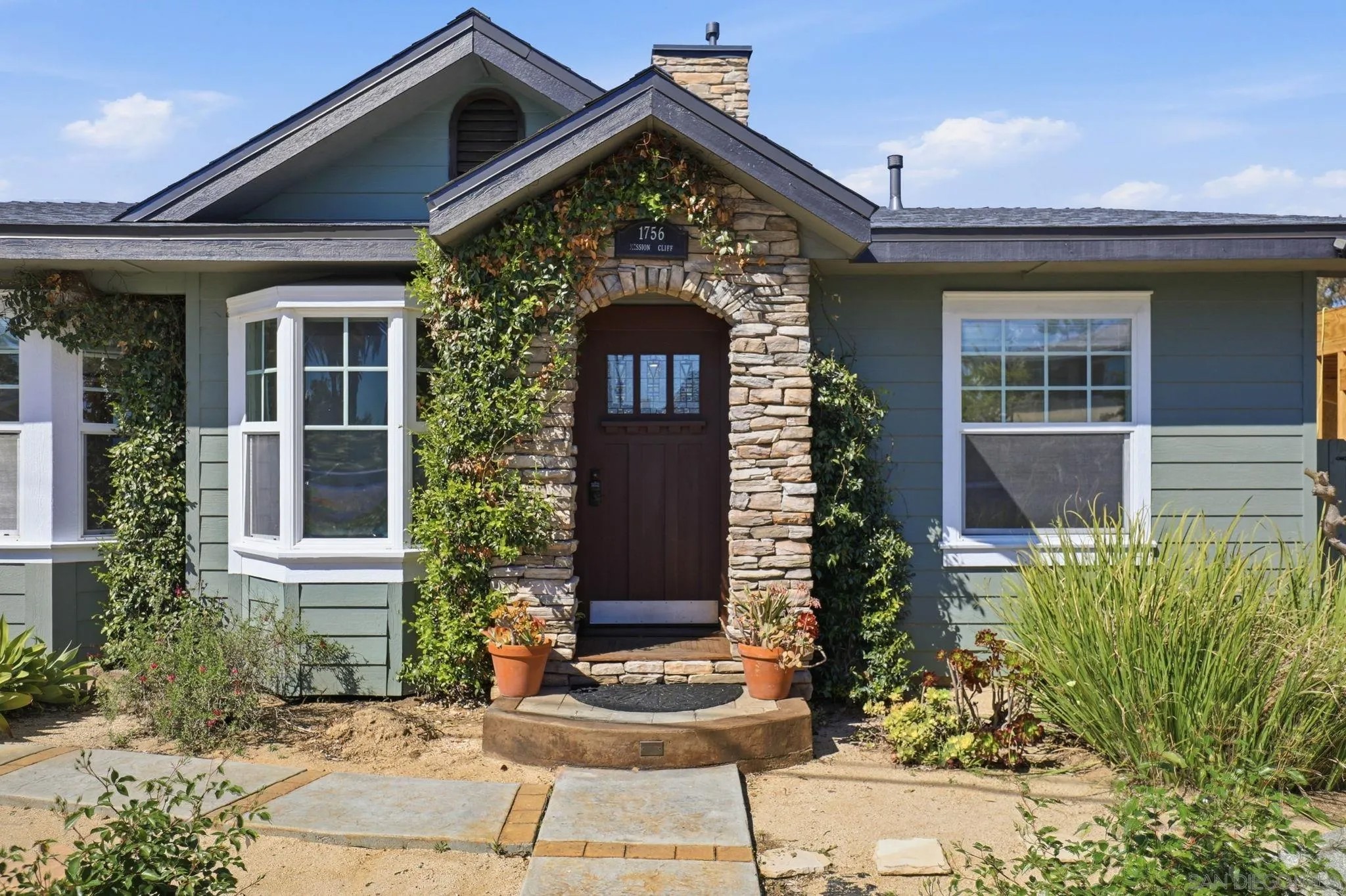 1756 Mission Cliff Dr